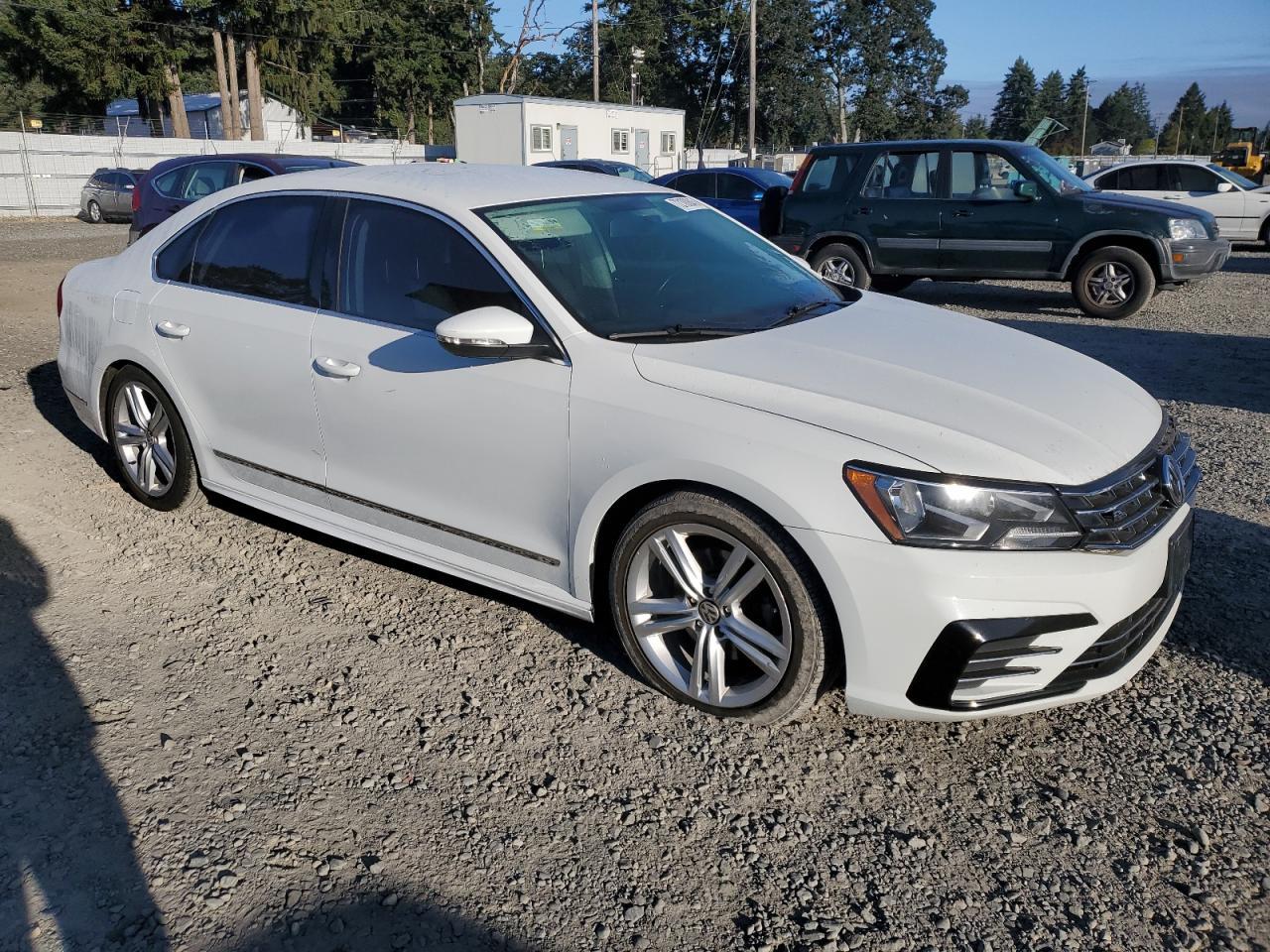 2016 VOLKSWAGEN Passat