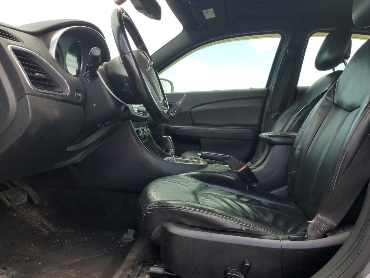 2011 CHRYSLER 200