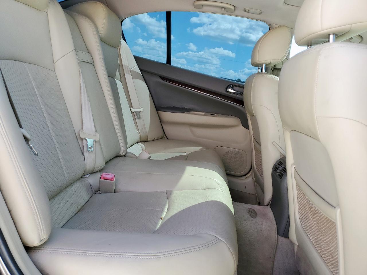 2010 INFINITI G37