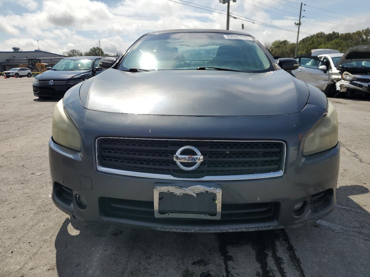 2011 NISSAN Maxima