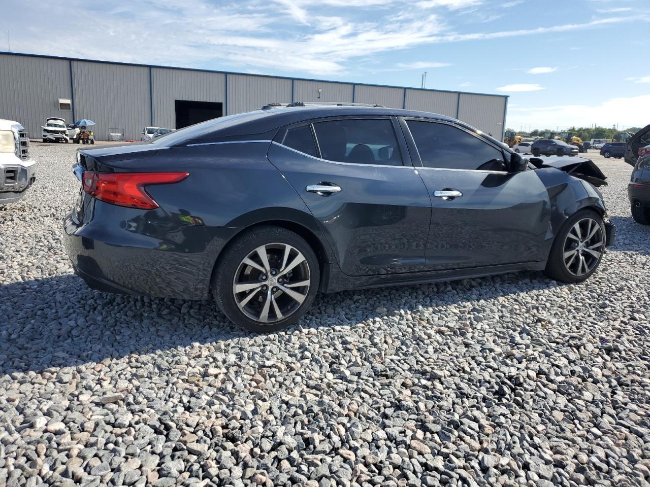2017 NISSAN Maxima