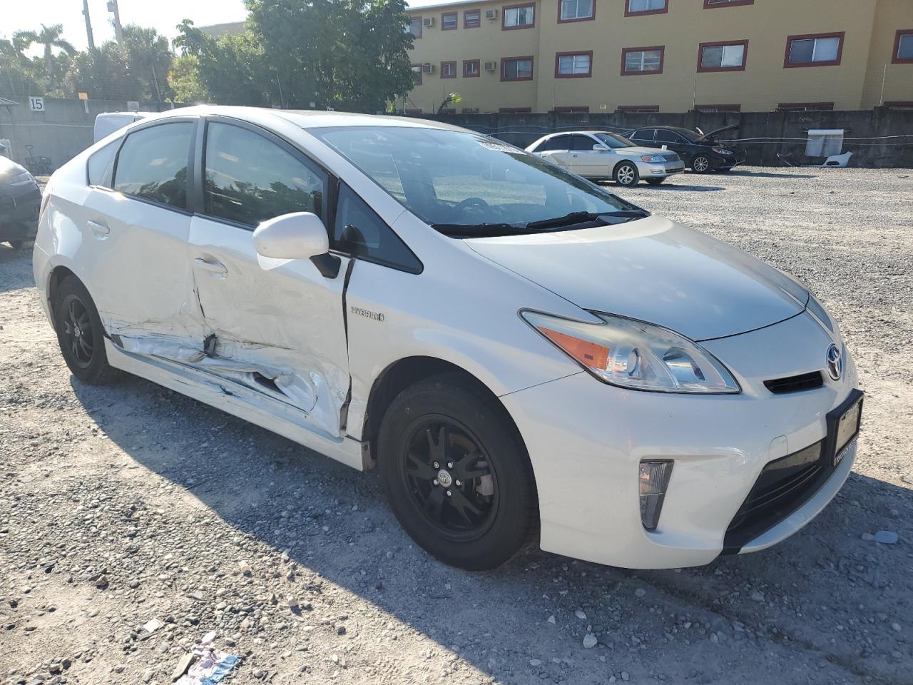 2013 TOYOTA PRIUS