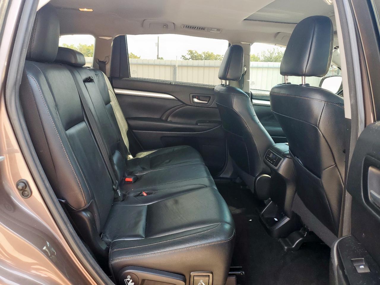 2017 TOYOTA HIGHLANDER