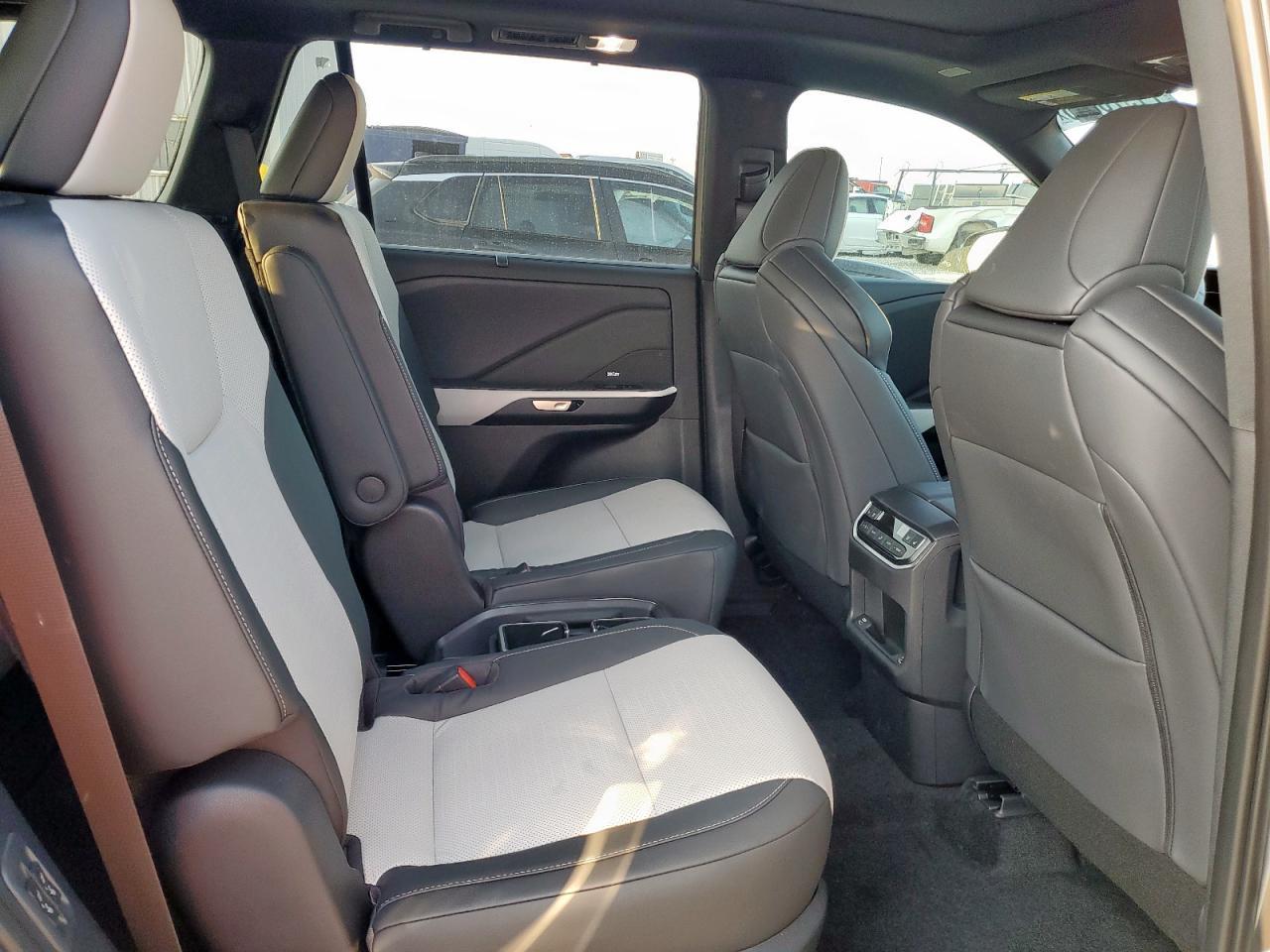 2025 LEXUS Tx