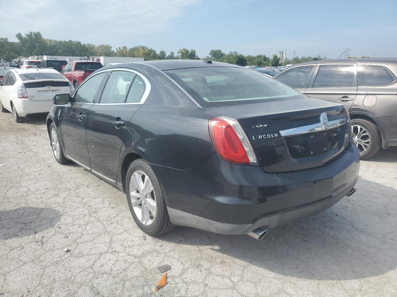 2010 LINCOLN MKS