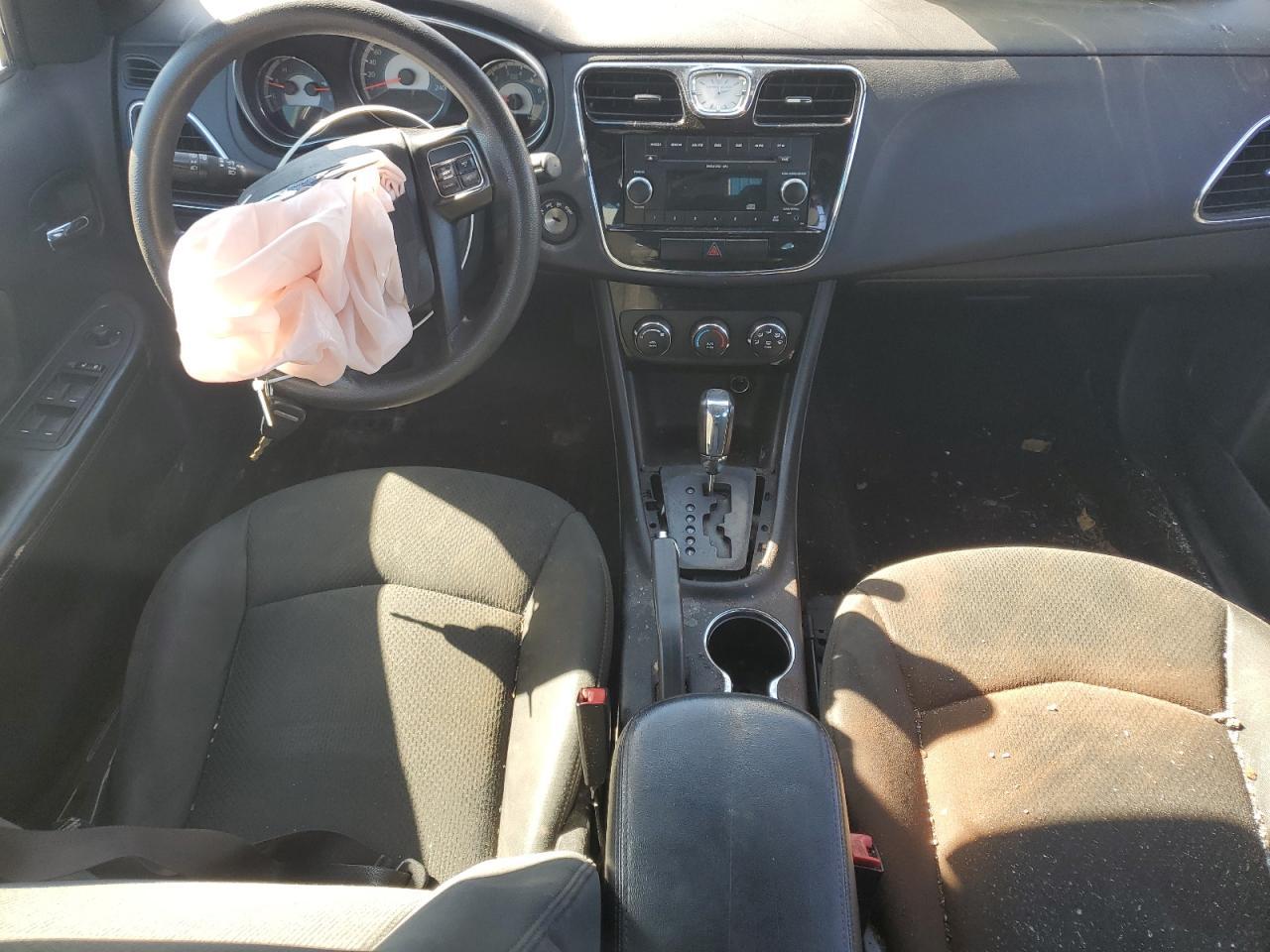 2011 CHRYSLER 200