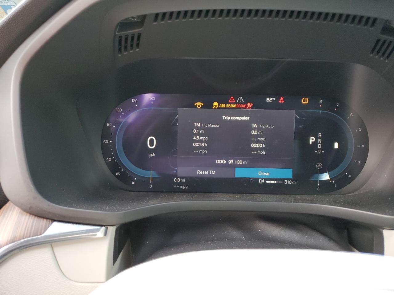 2022 VOLVO XC60