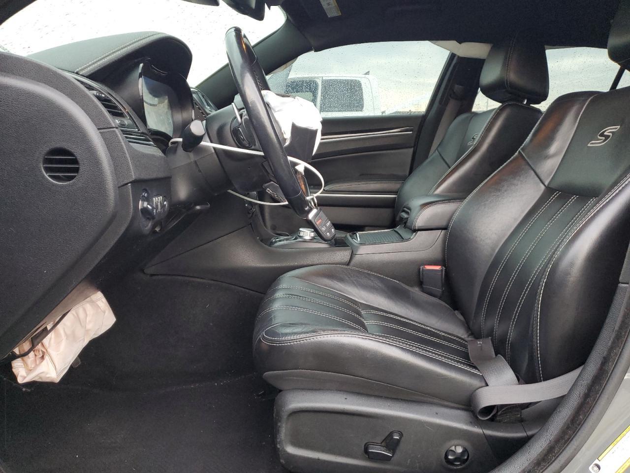 2019 CHRYSLER 300
