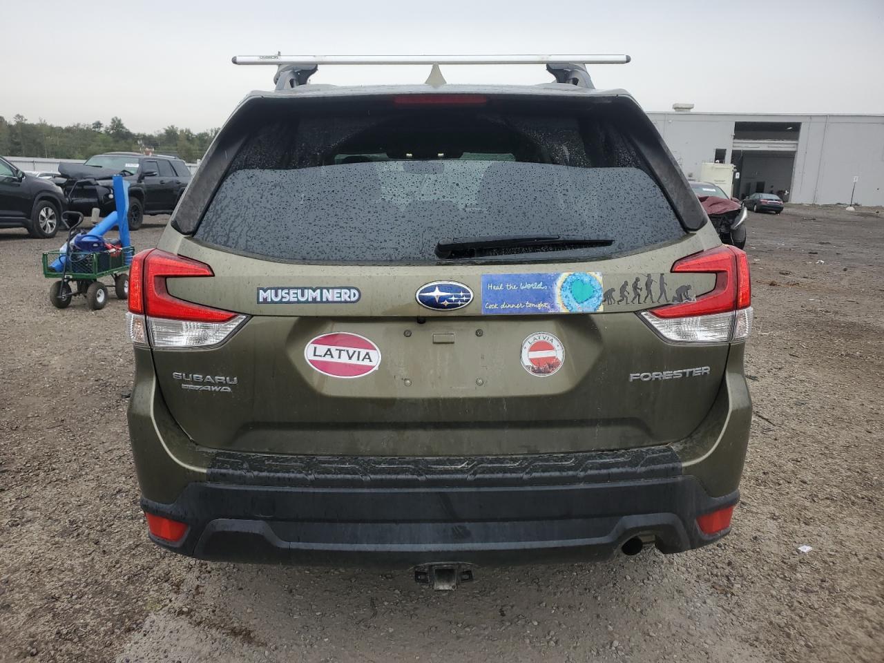 2022 SUBARU FORESTER