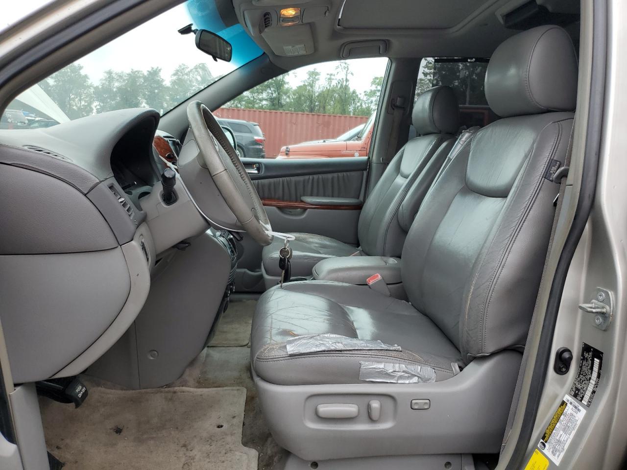 2005 TOYOTA SIENNA