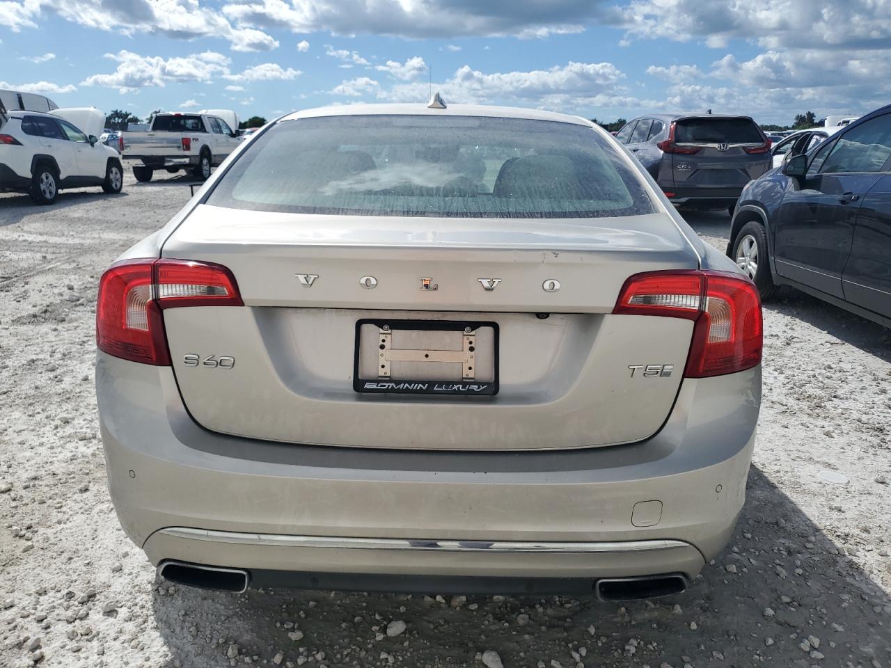 2018 VOLVO S60