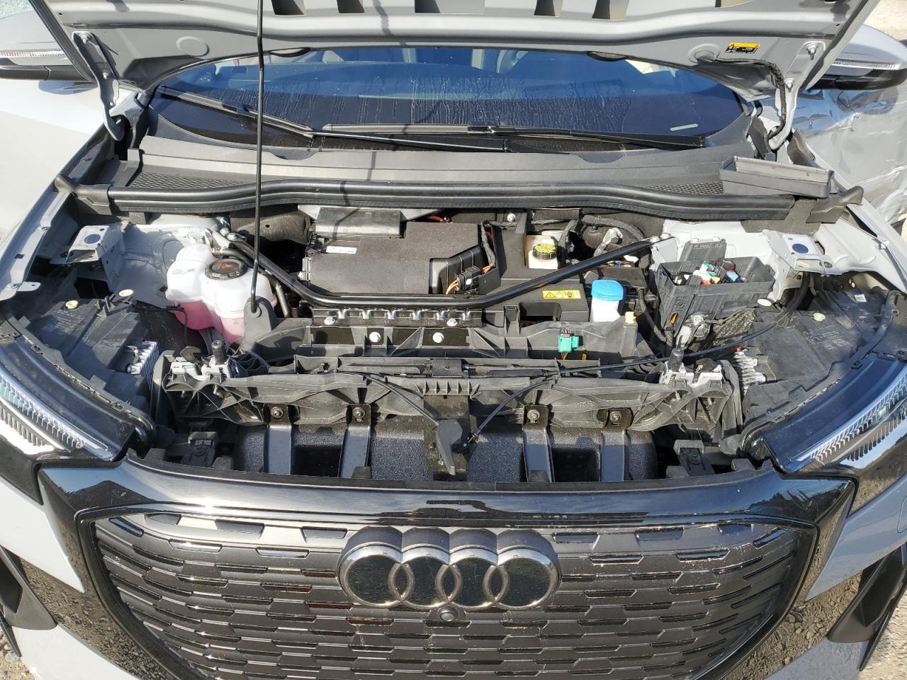 2024 AUDI Q4 e-tron