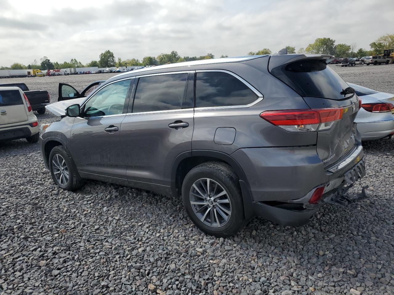 2018 TOYOTA HIGHLANDER