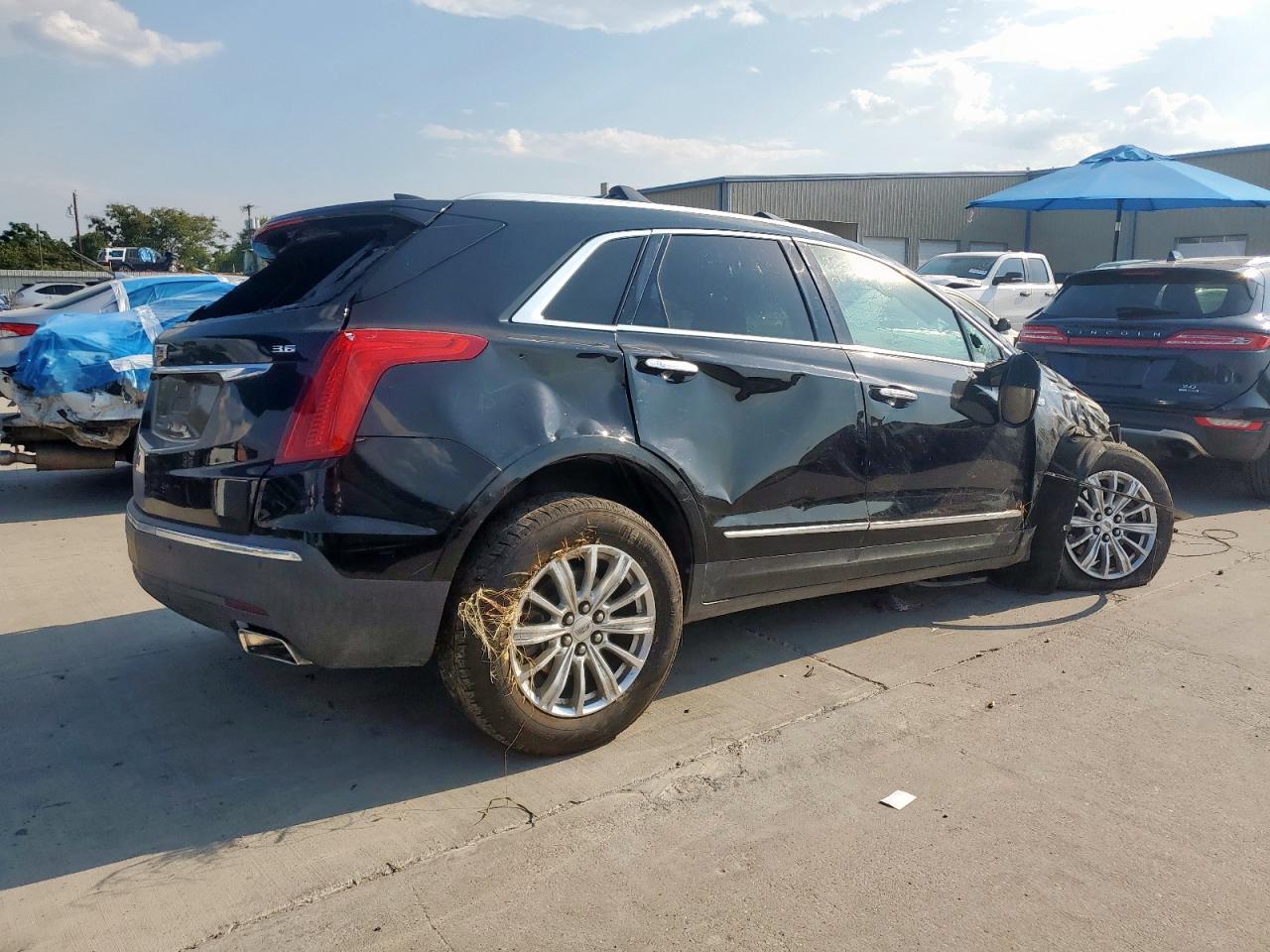 2017 CADILLAC XT5