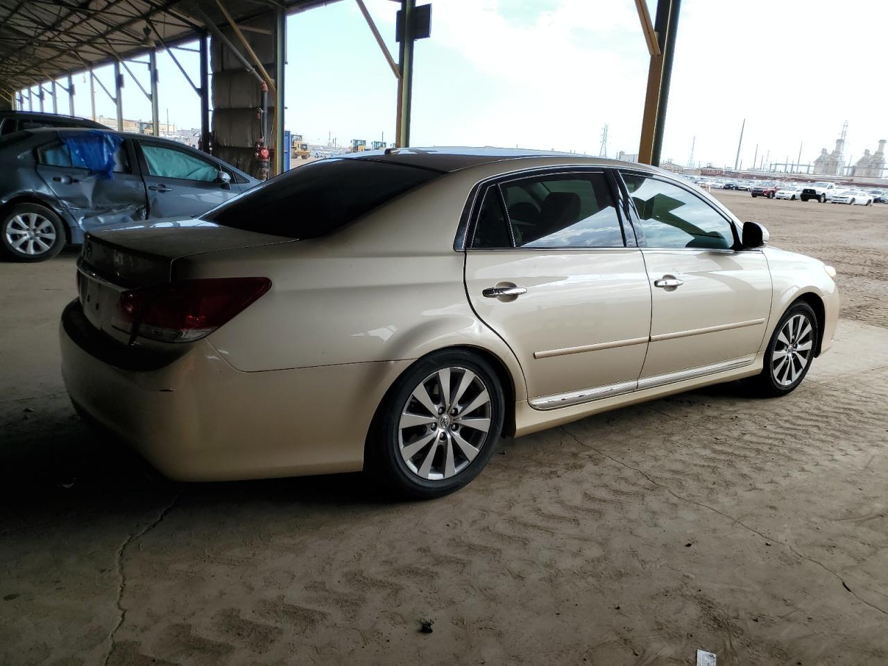 2012 TOYOTA Avalon
