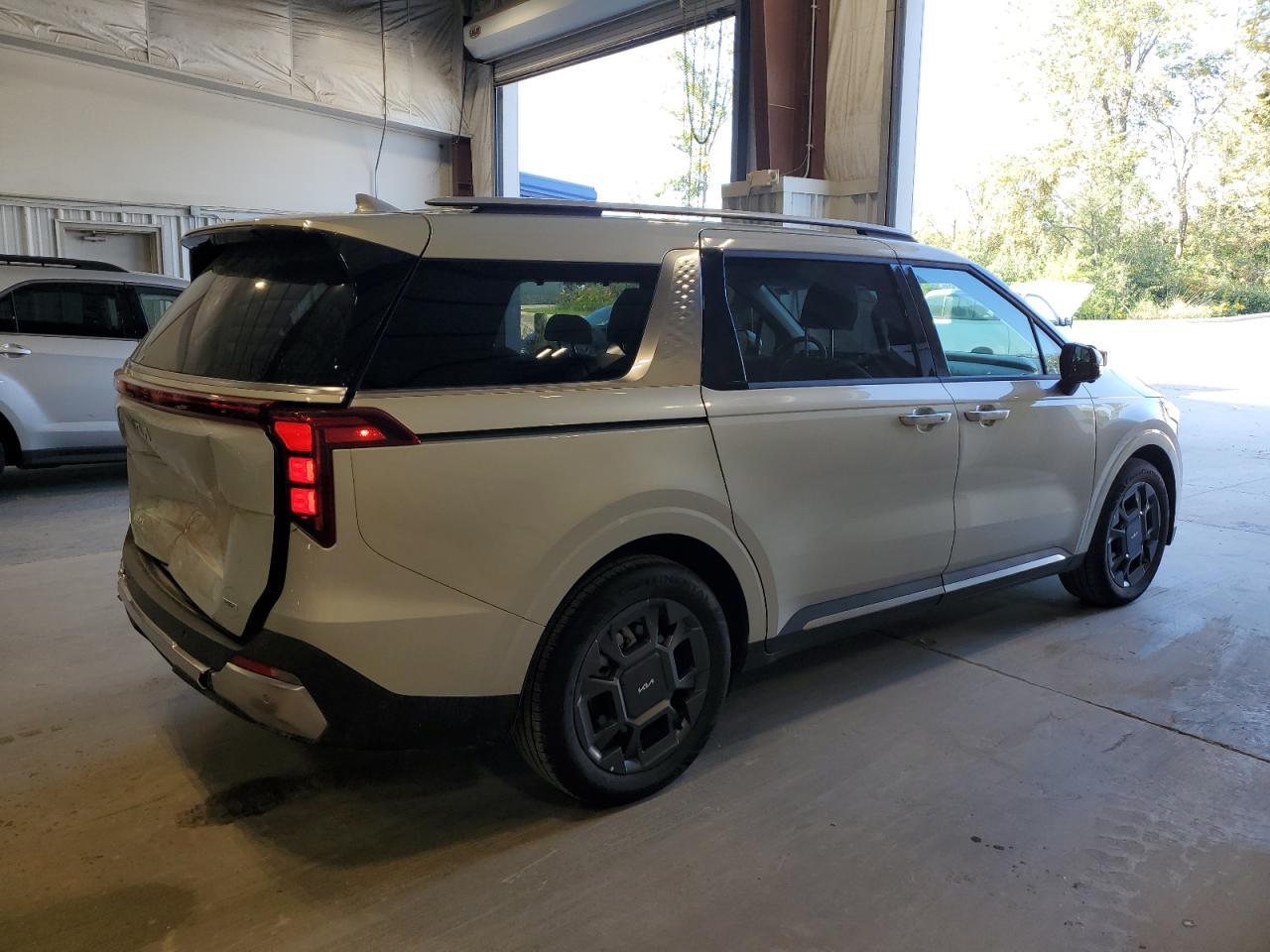 2025 KIA Carnival