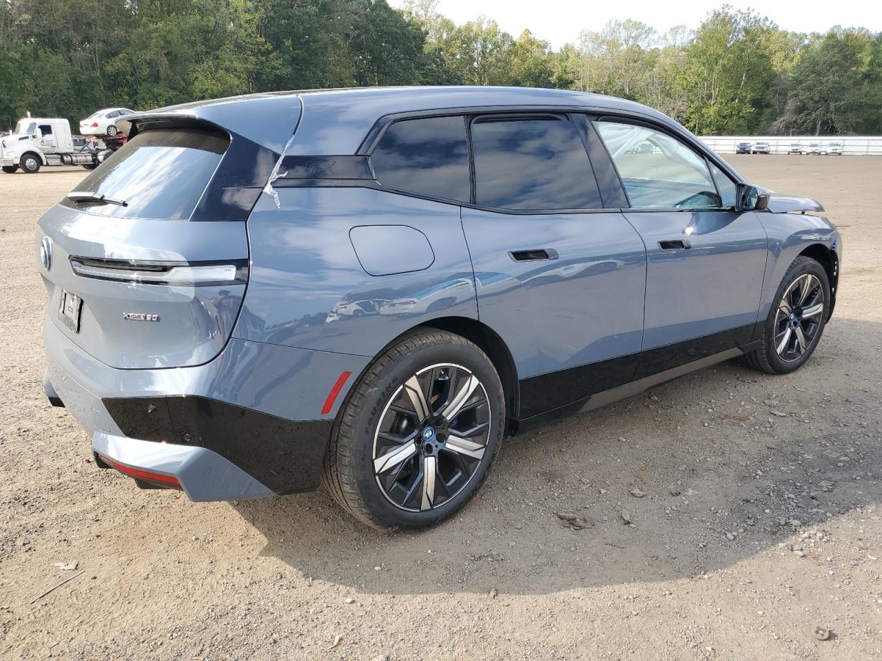 2024 BMW iX