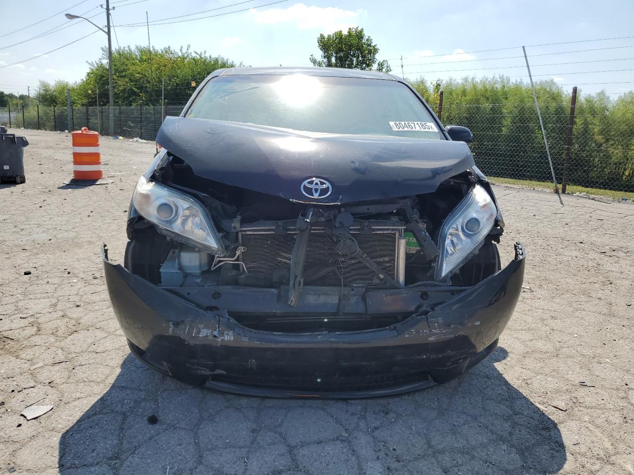 2012 TOYOTA SIENNA