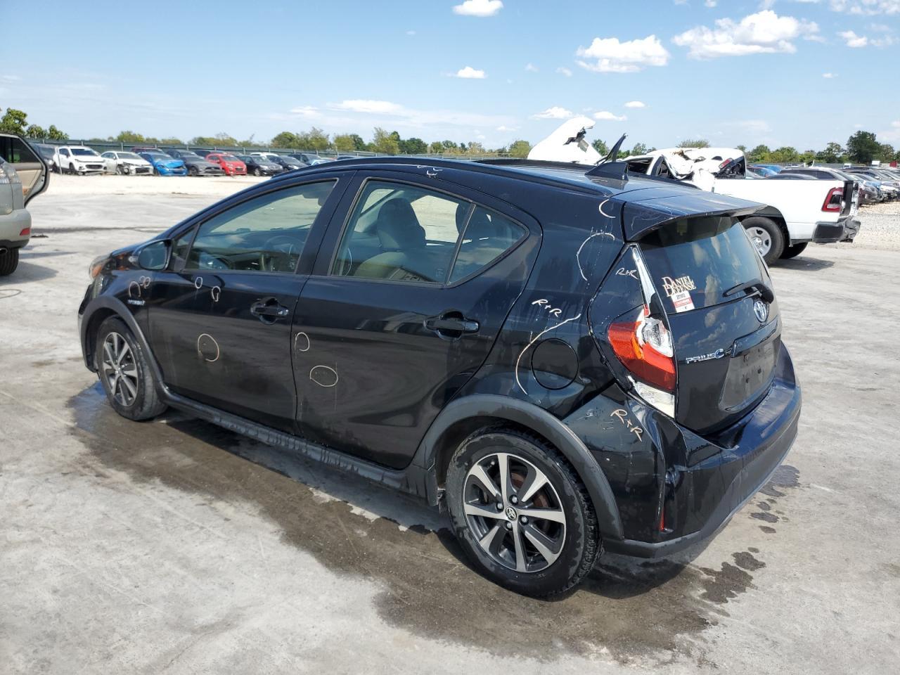 2018 TOYOTA Prius c