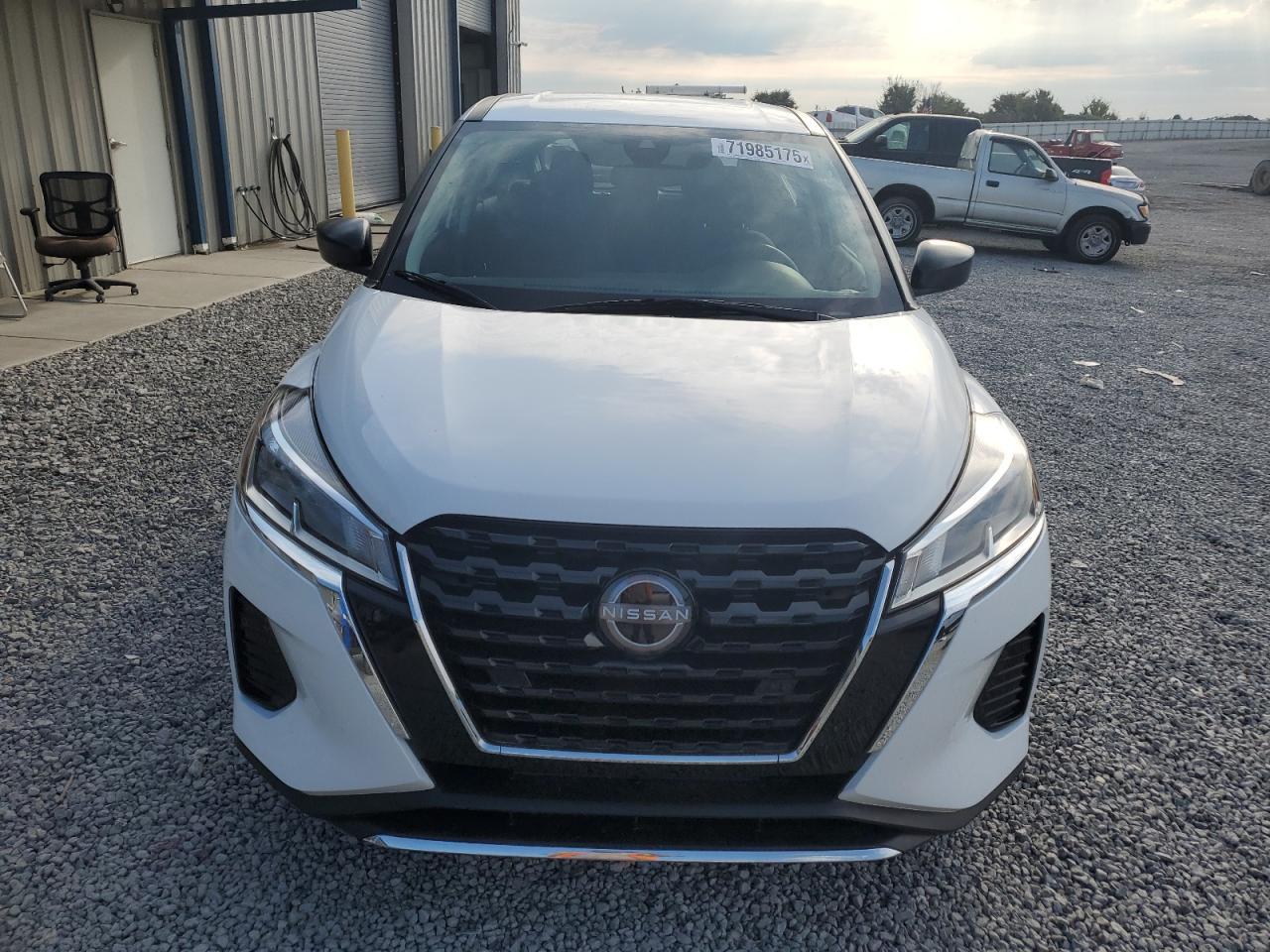 2022 NISSAN KICKS