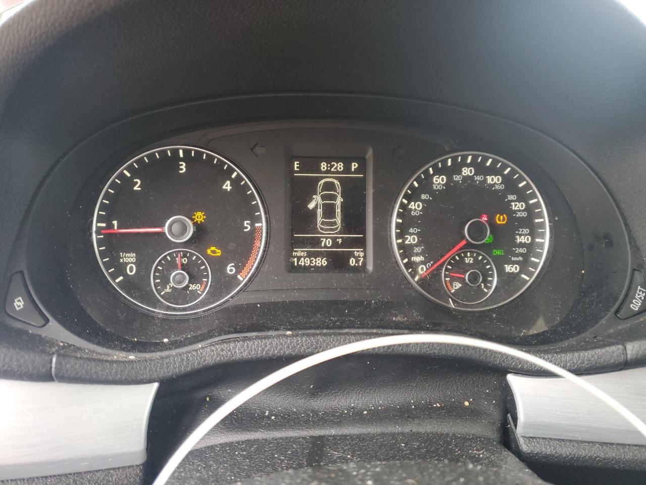 2012 VOLKSWAGEN Passat