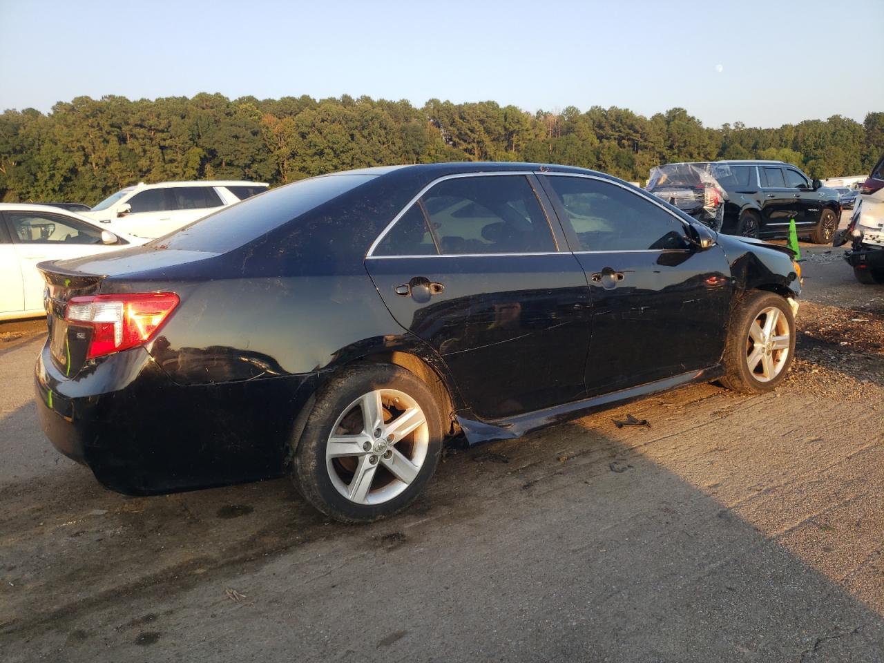 2014 TOYOTA CAMRY