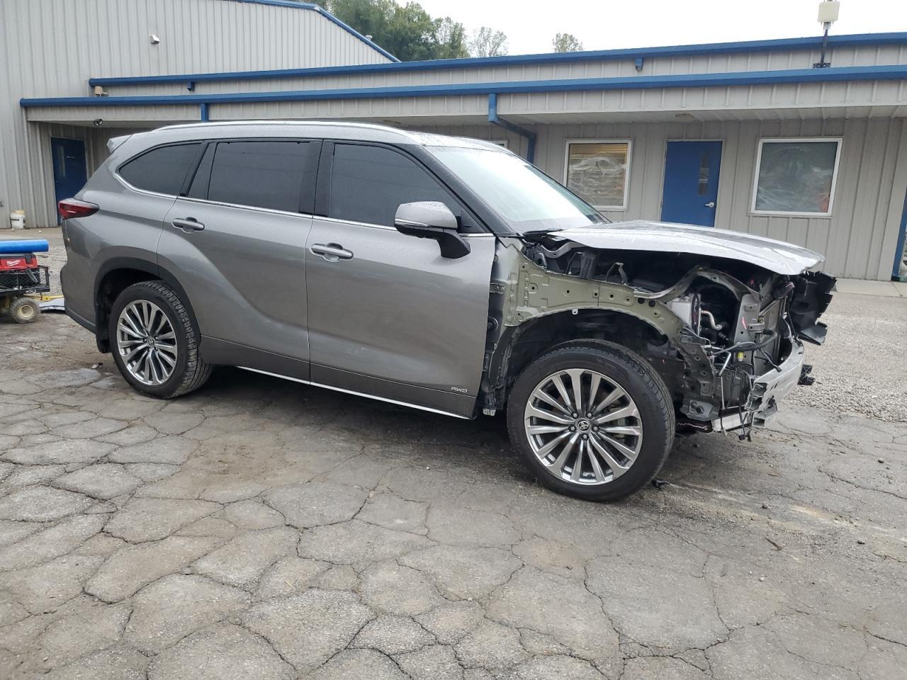 2025 TOYOTA HIGHLANDER