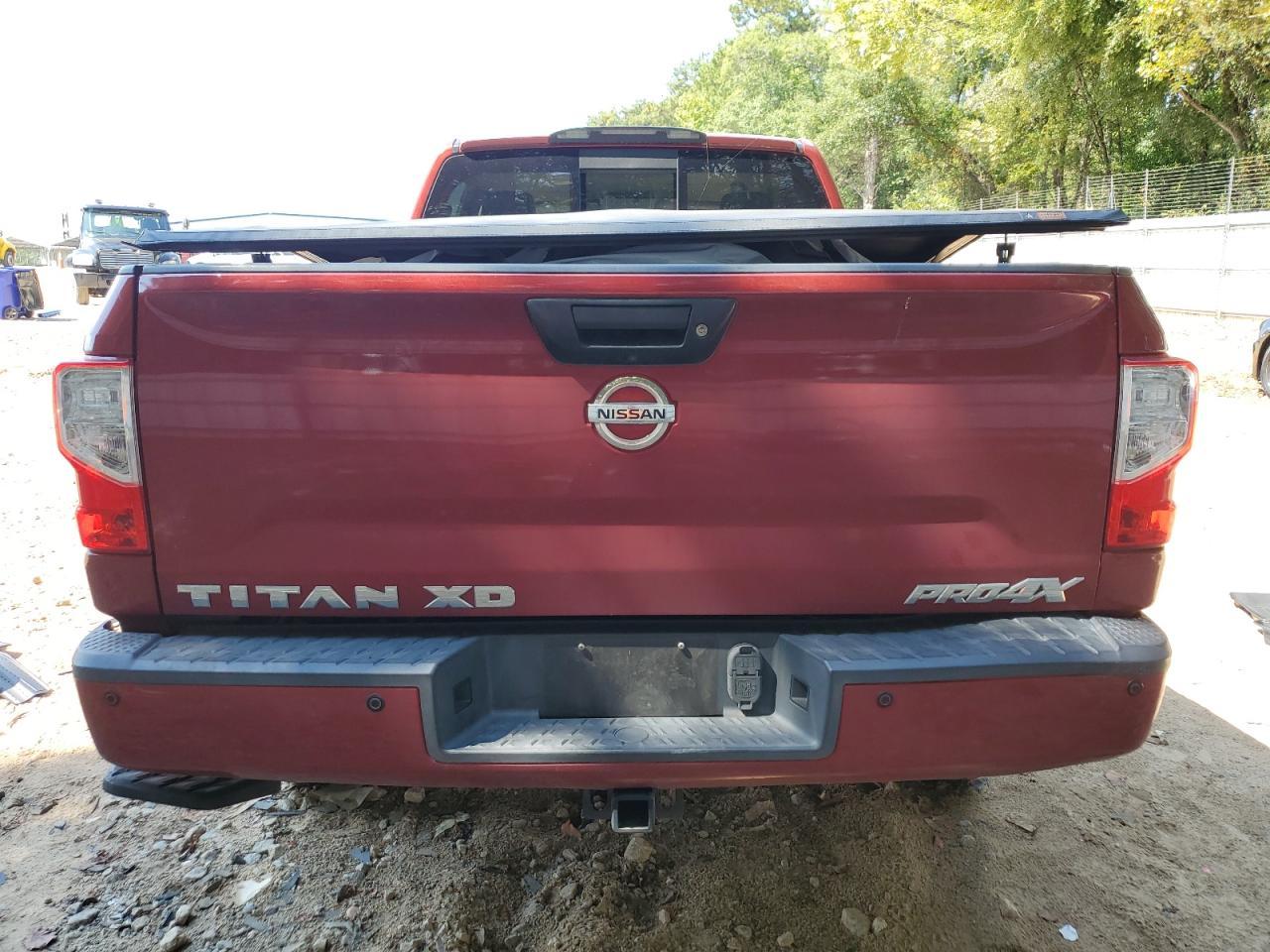 2017 NISSAN Titan