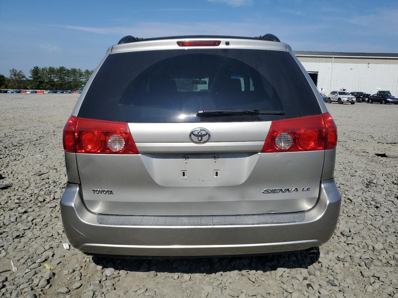 2010 TOYOTA SIENNA