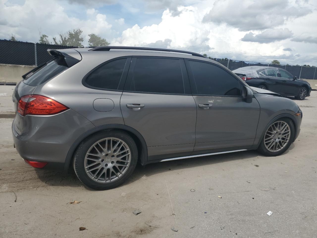 2012 PORSCHE CAYENNE