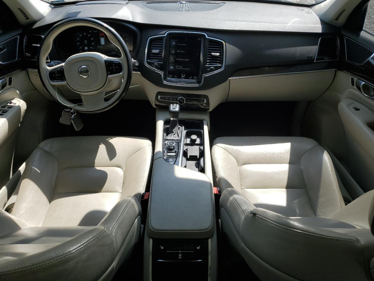 2016 VOLVO XC90