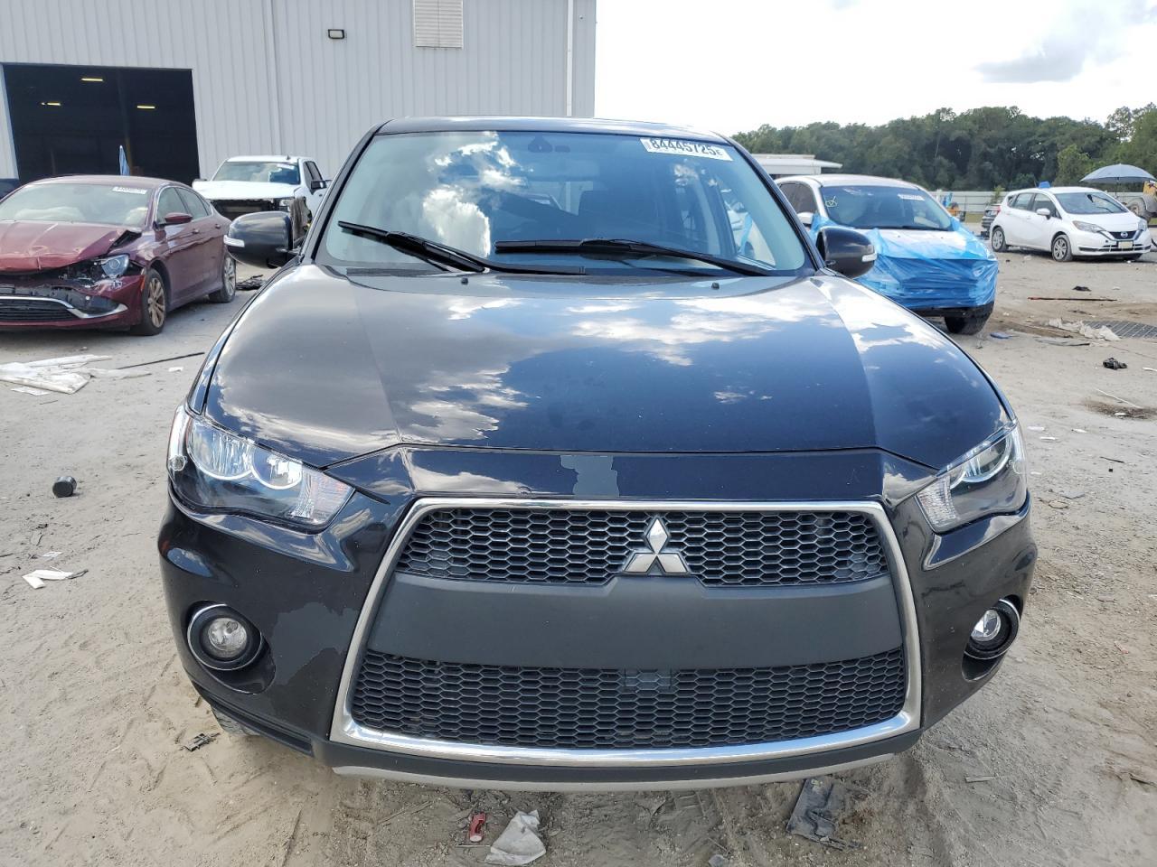 2011 MITSUBISHI outlander