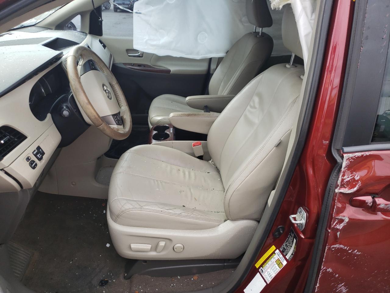 2013 TOYOTA SIENNA