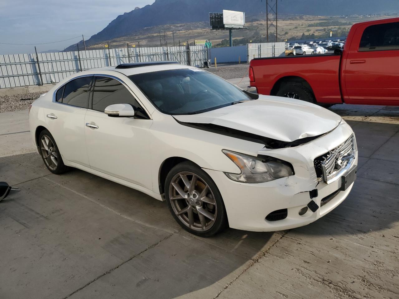 2010 NISSAN Maxima