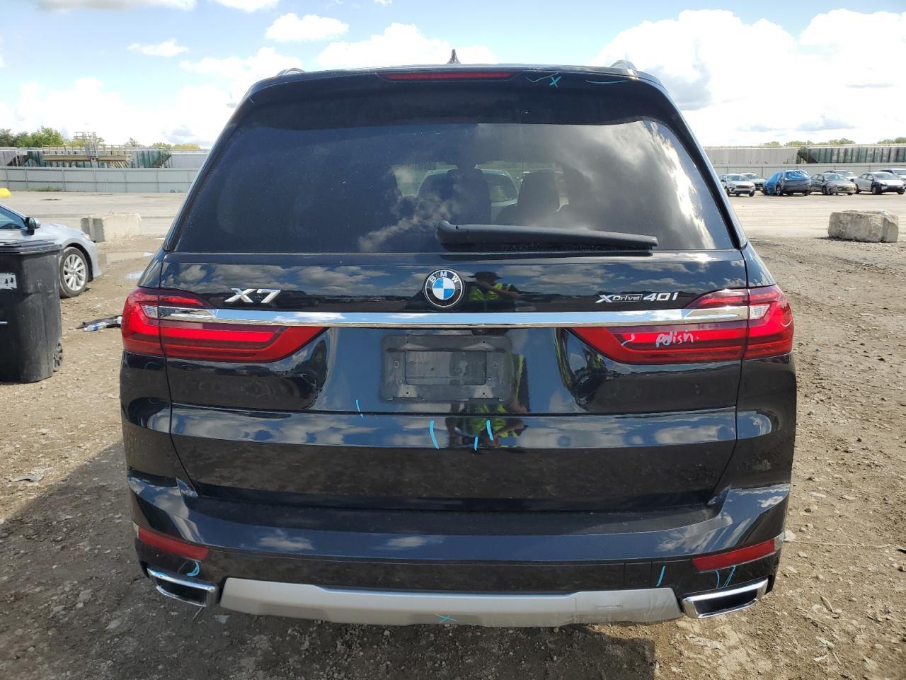 2021 BMW X7