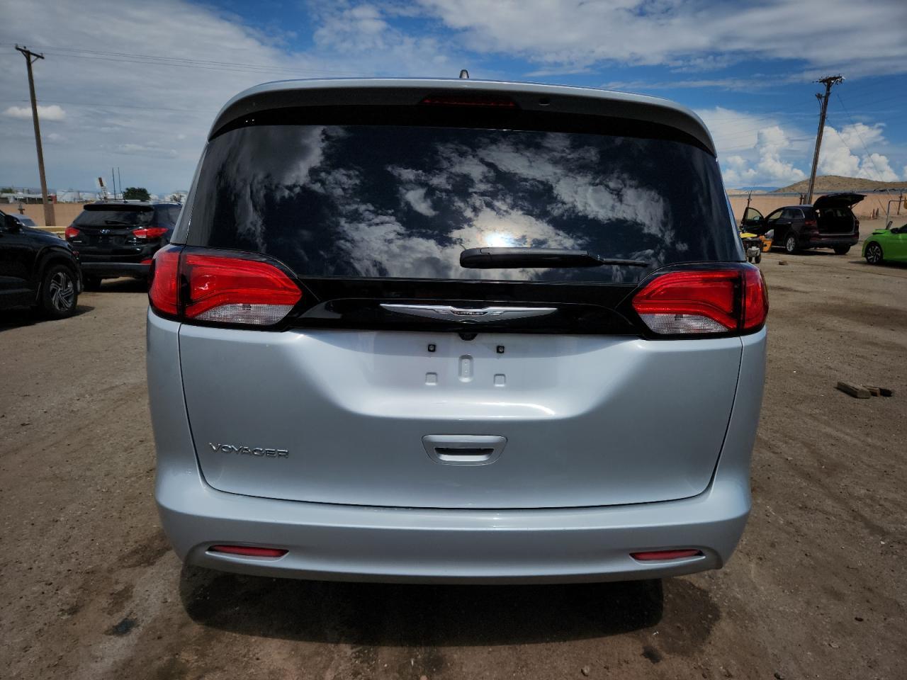 2022 CHRYSLER Voyager