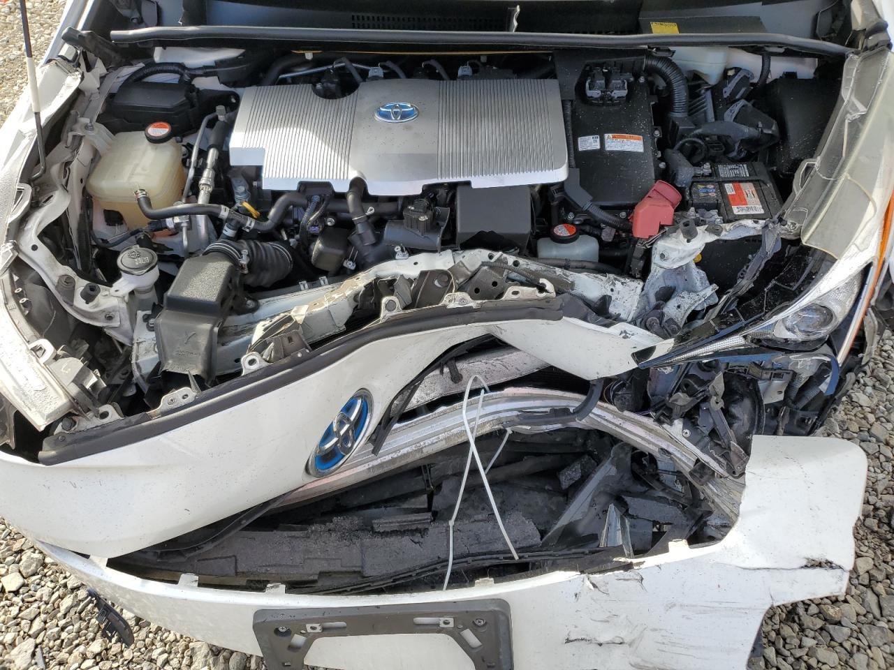 2016 TOYOTA PRIUS