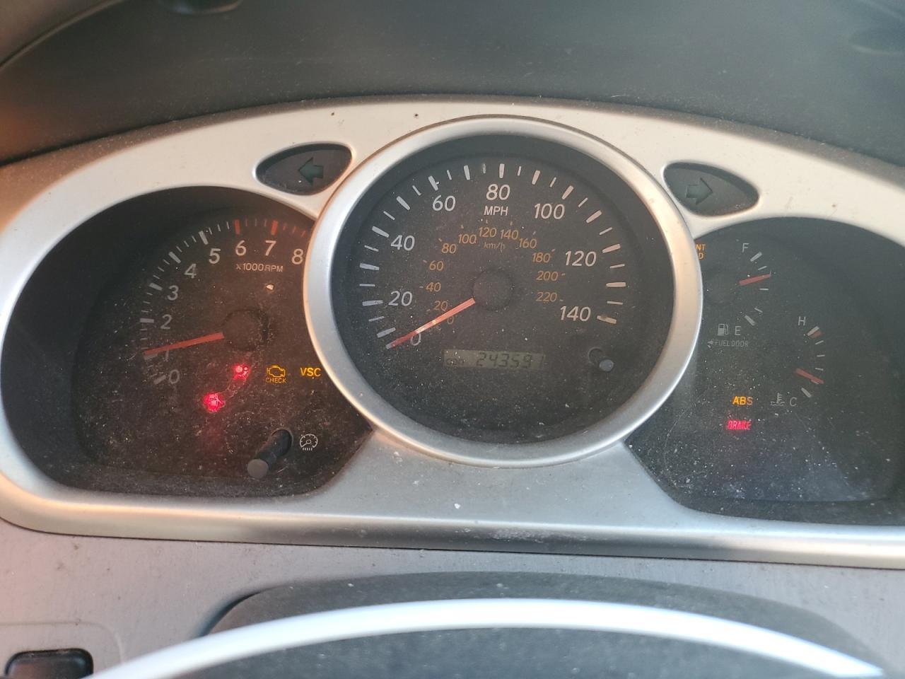 2004 TOYOTA HIGHLANDER