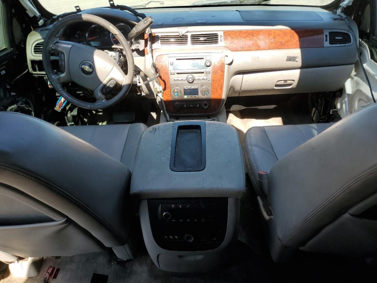 2014 CHEVROLET Suburban
