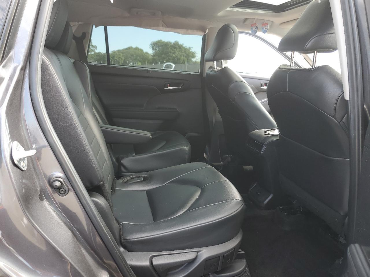 2024 TOYOTA HIGHLANDER