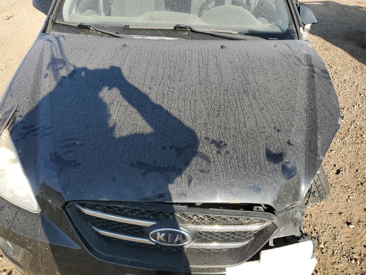 2009 KIA RONDO