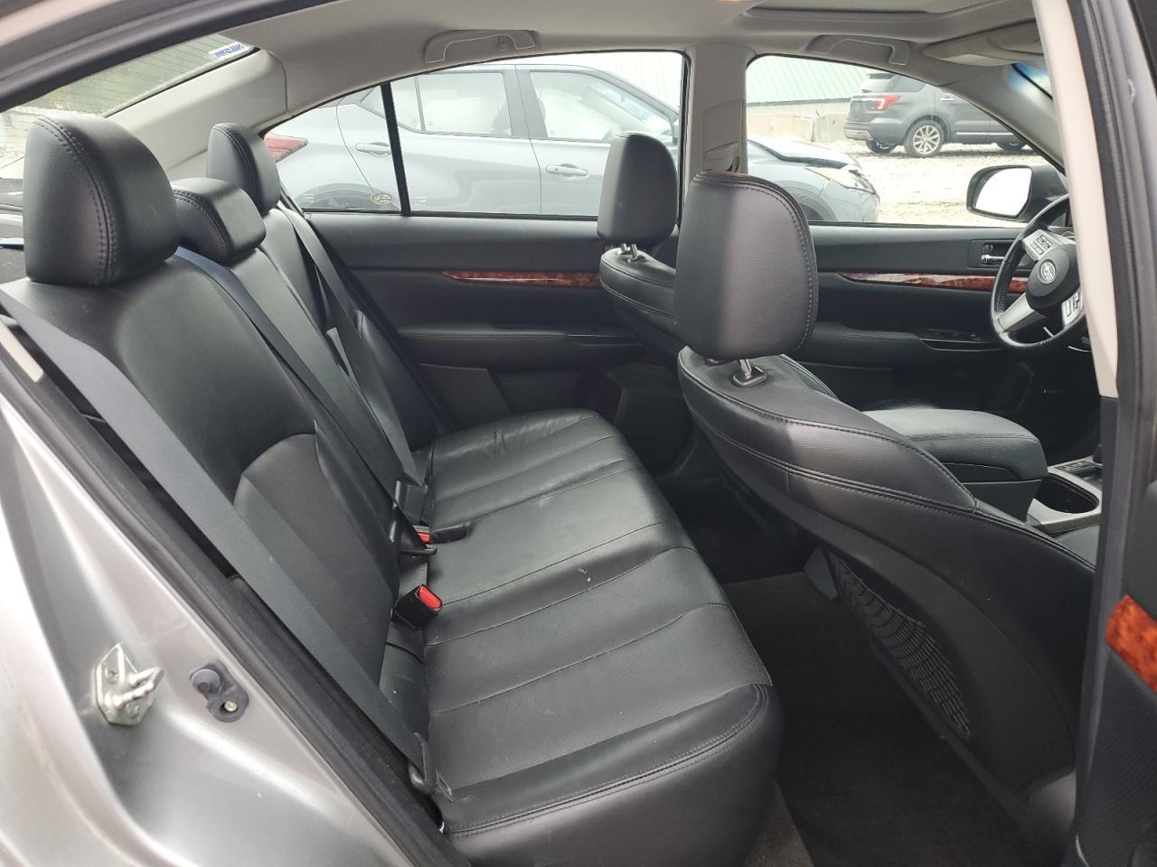 2011 SUBARU Legacy