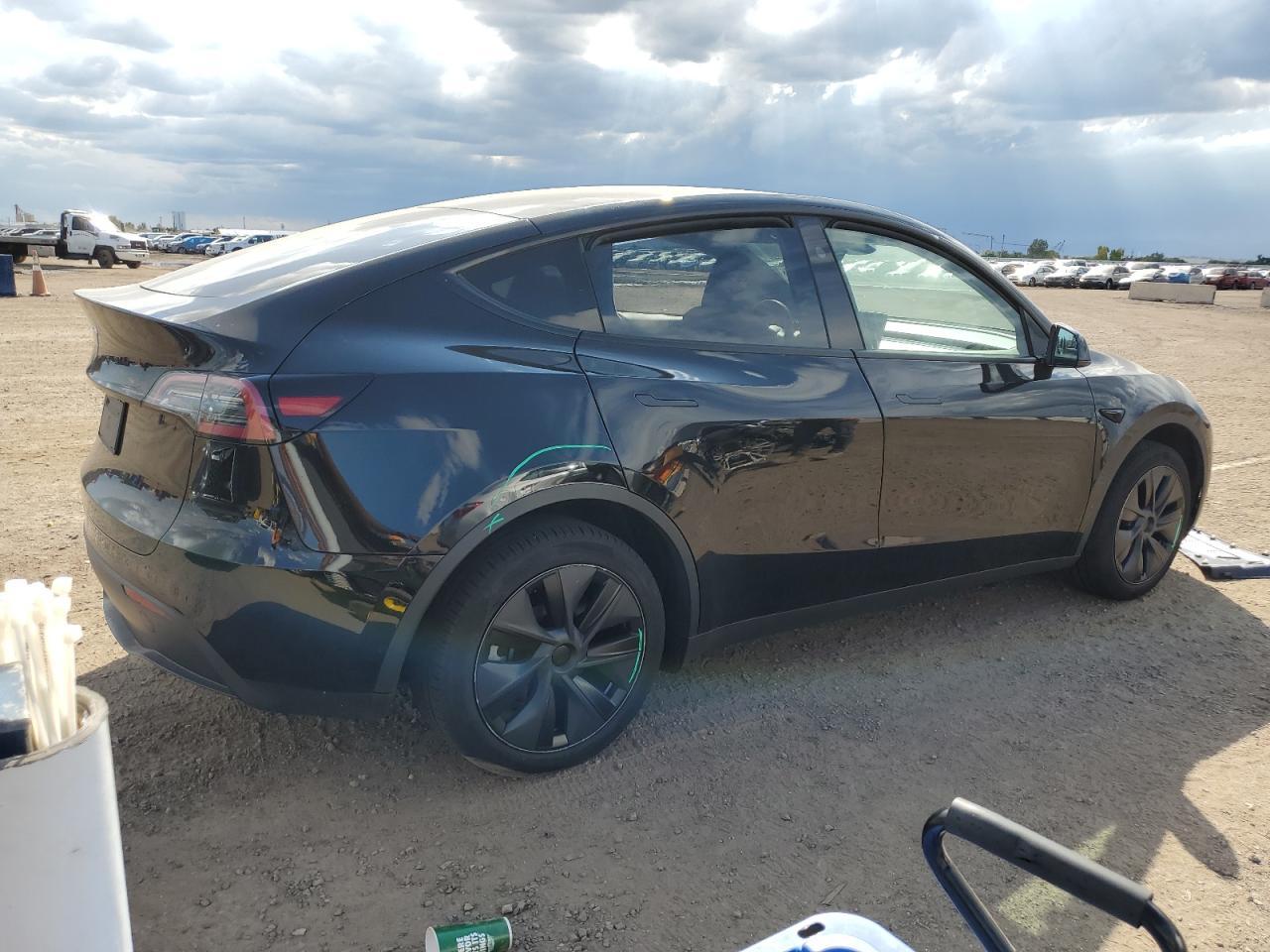 2024 TESLA MODEL Y