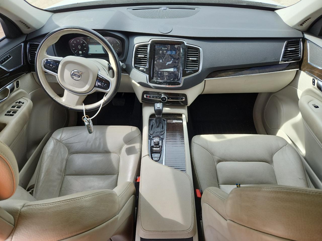 2018 VOLVO XC90