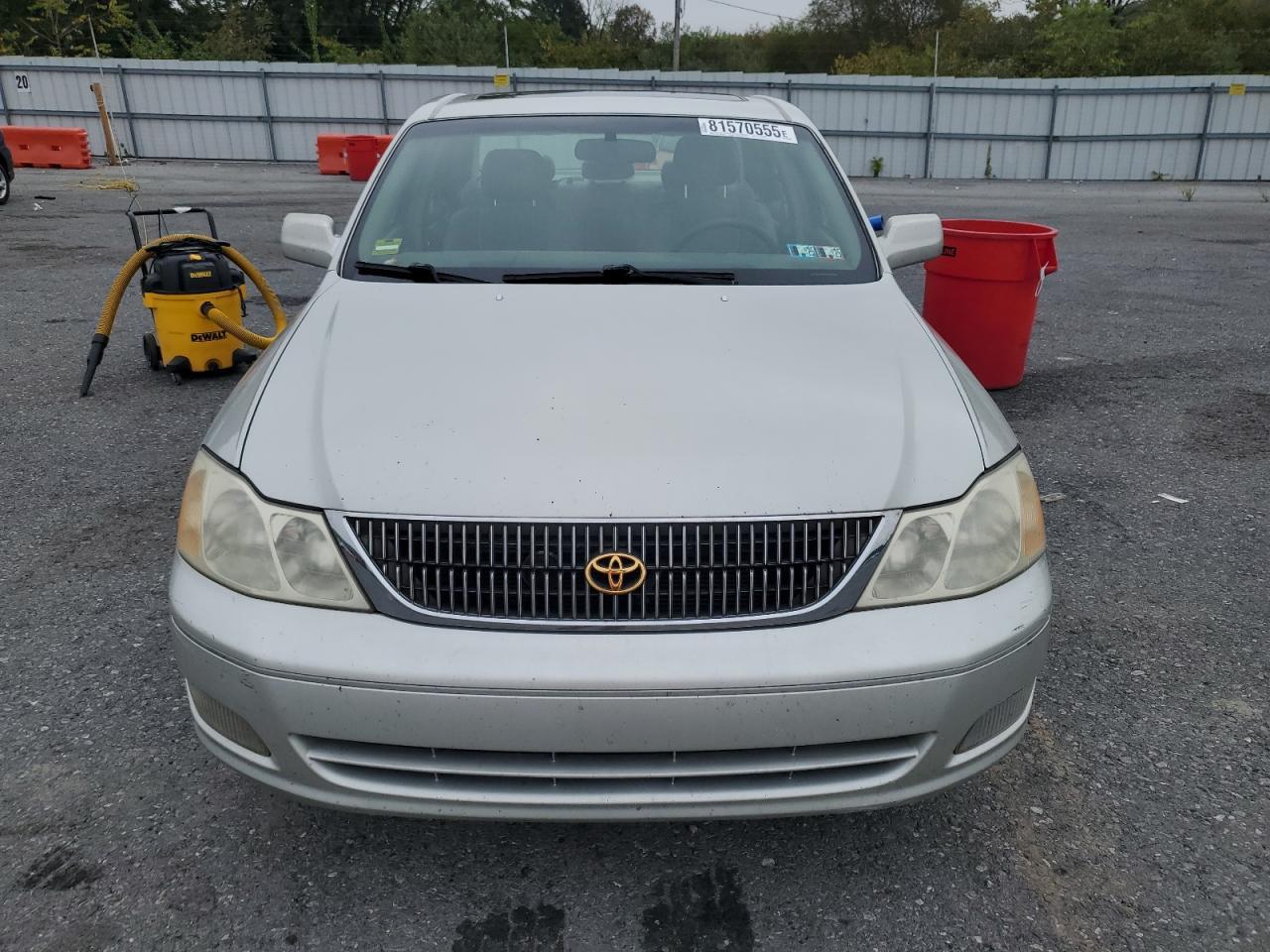 2000 TOYOTA Avalon