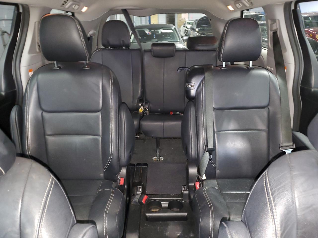2015 TOYOTA SIENNA
