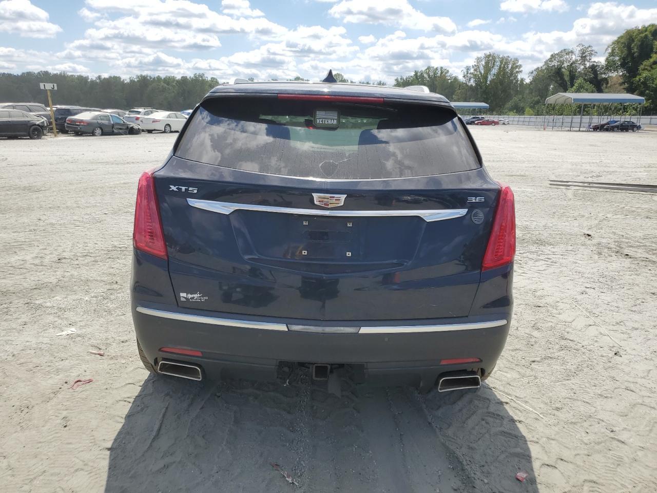 2017 CADILLAC XT5