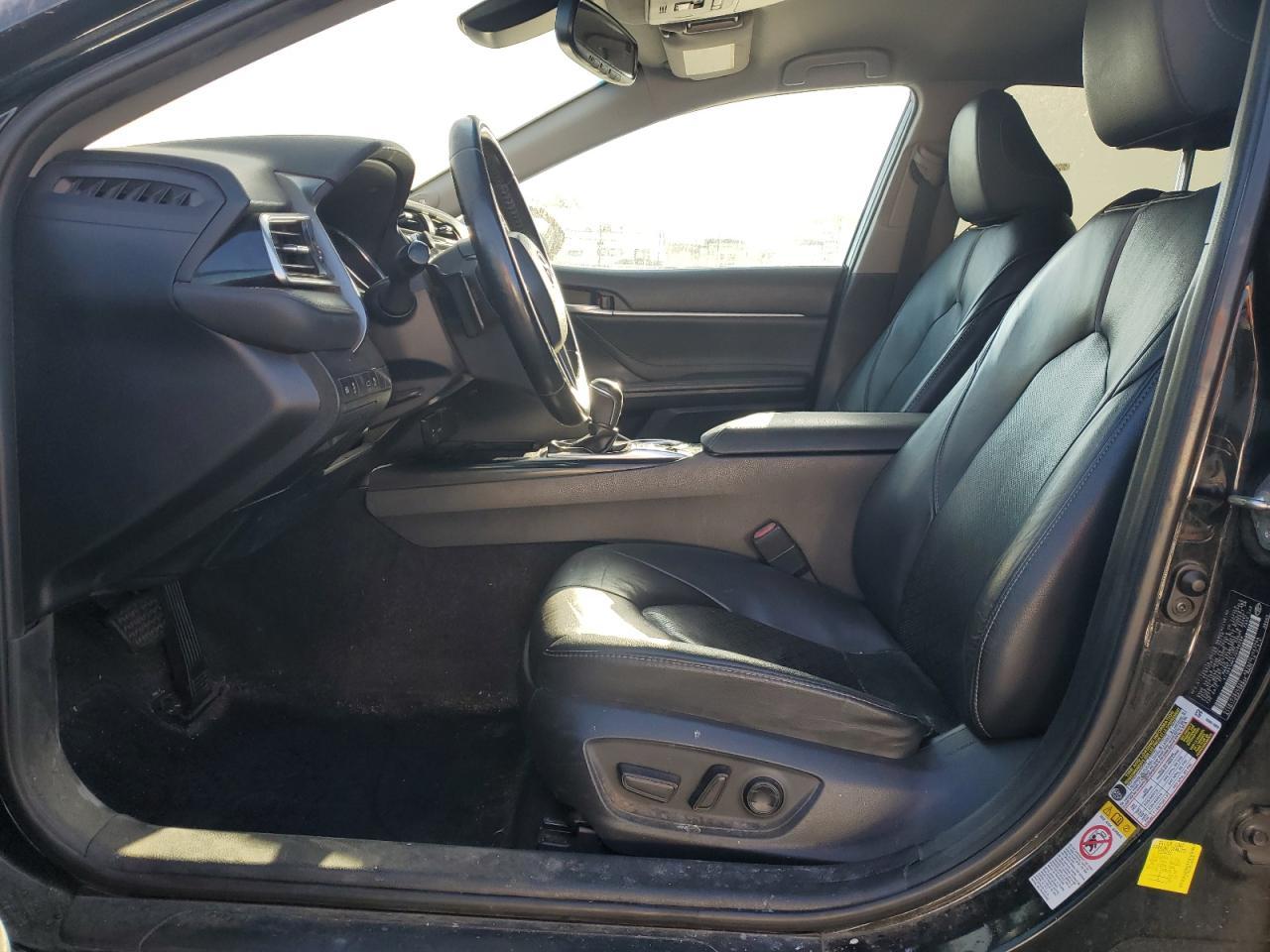 2018 TOYOTA CAMRY
