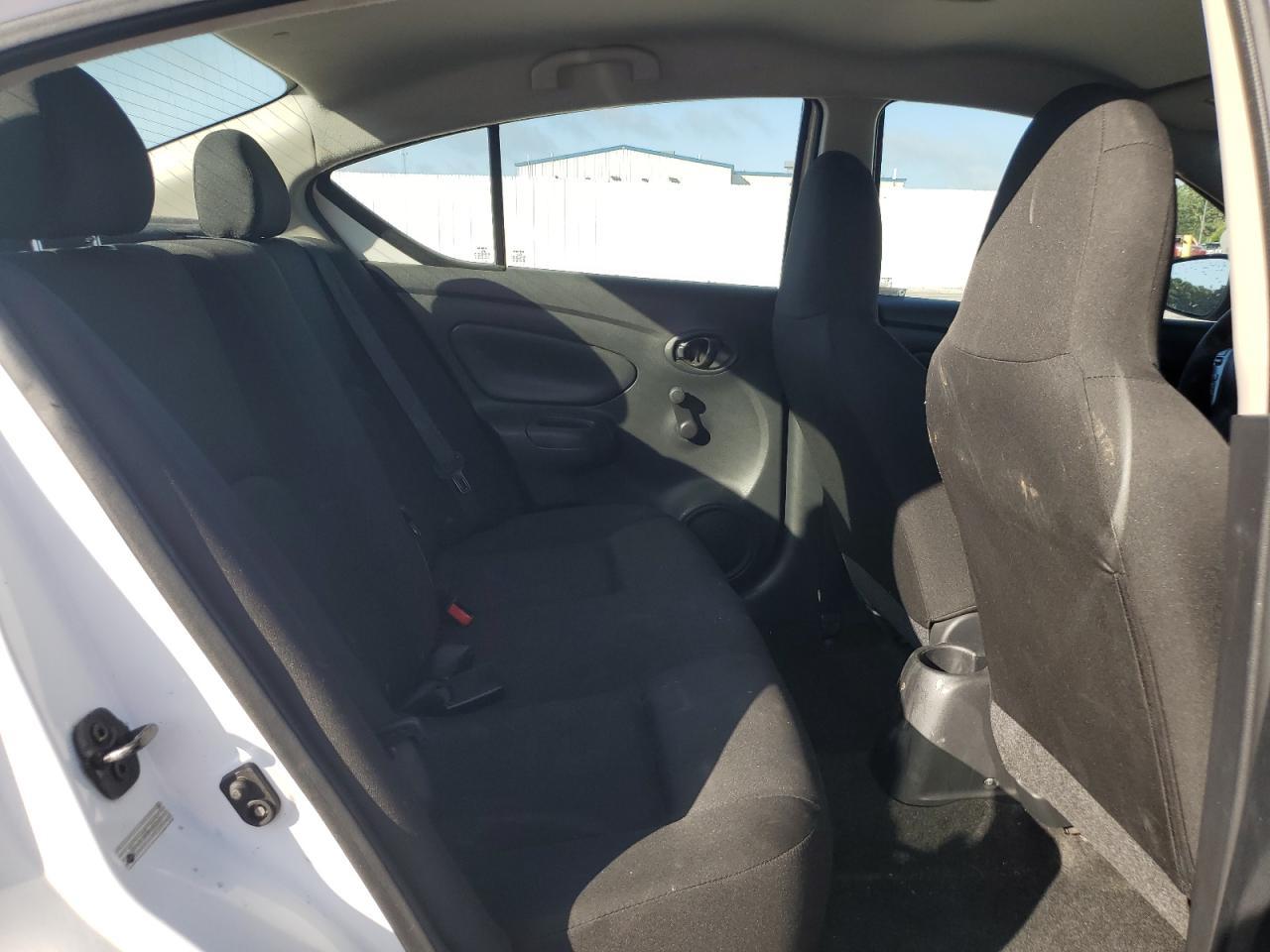 2017 NISSAN VERSA