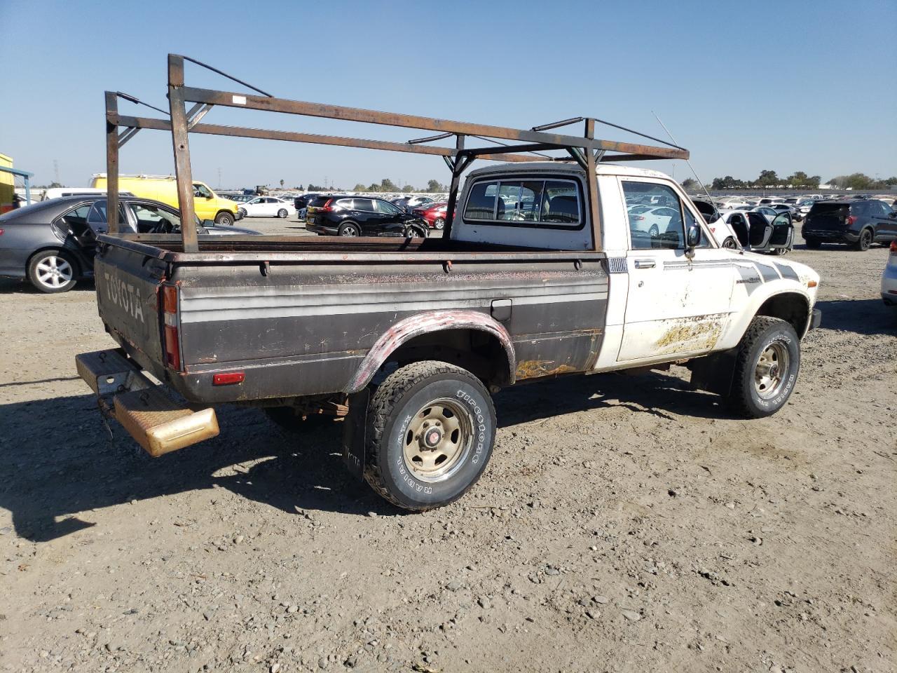 1982 TOYOTA Pickup